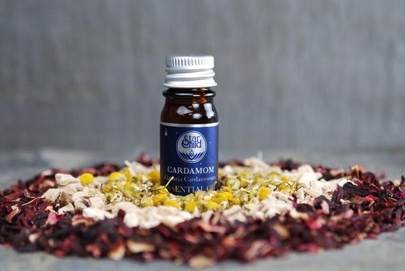 CARDAMOM ESSENTIAL OIL